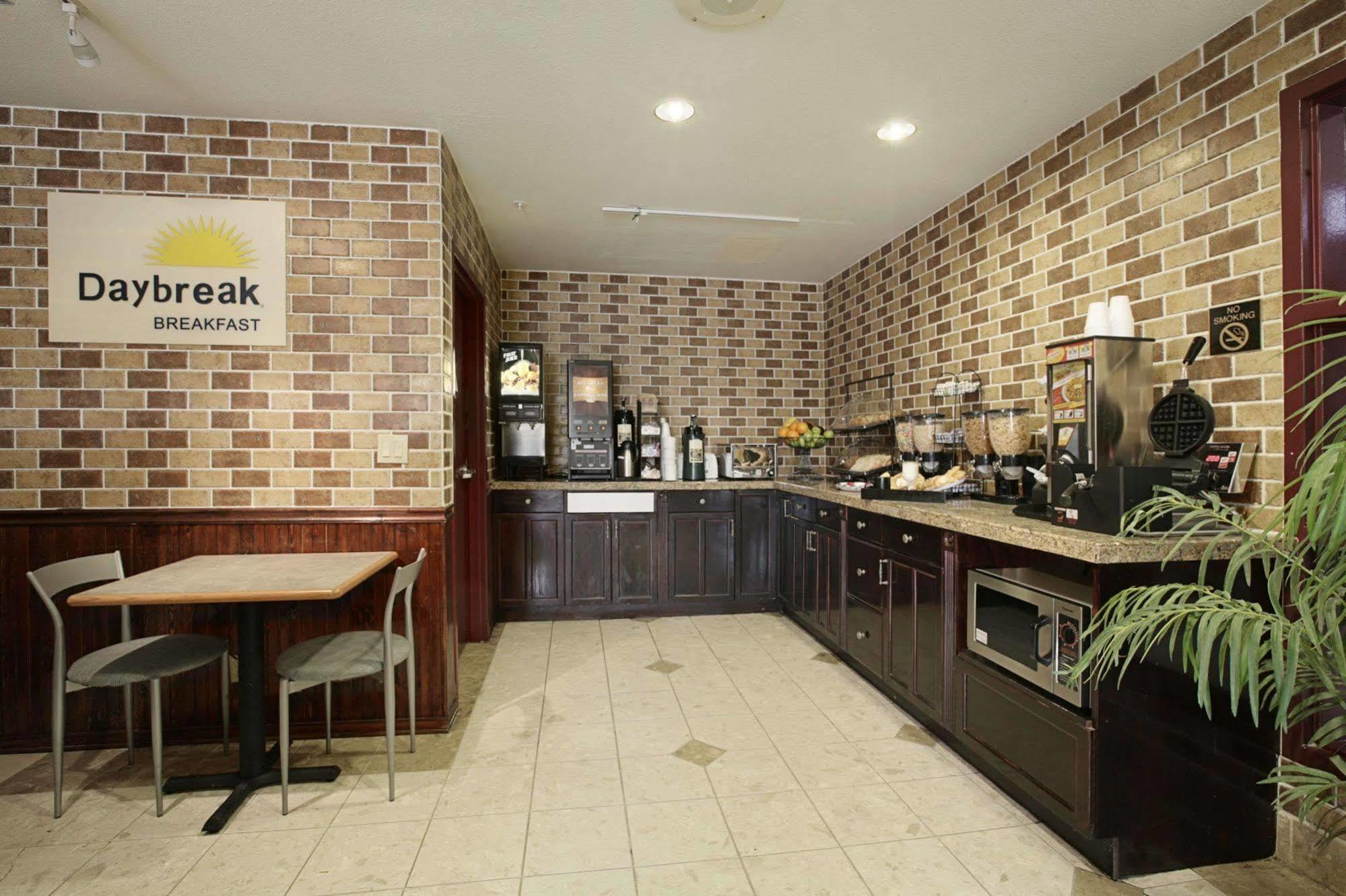 Days Inn By Wyndham קונקורד מסעדה תמונה